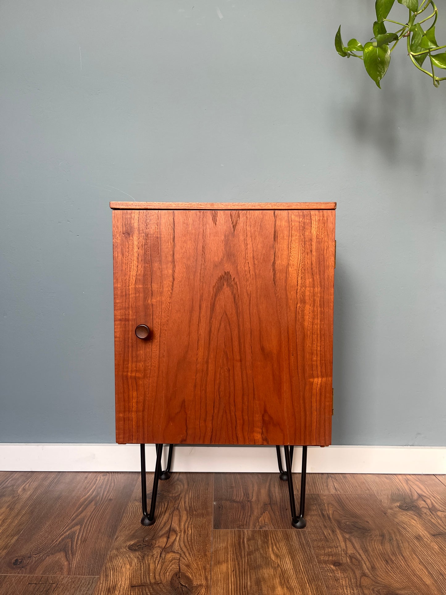Austinsuite Bedside Cabinet on Hairpin Legs